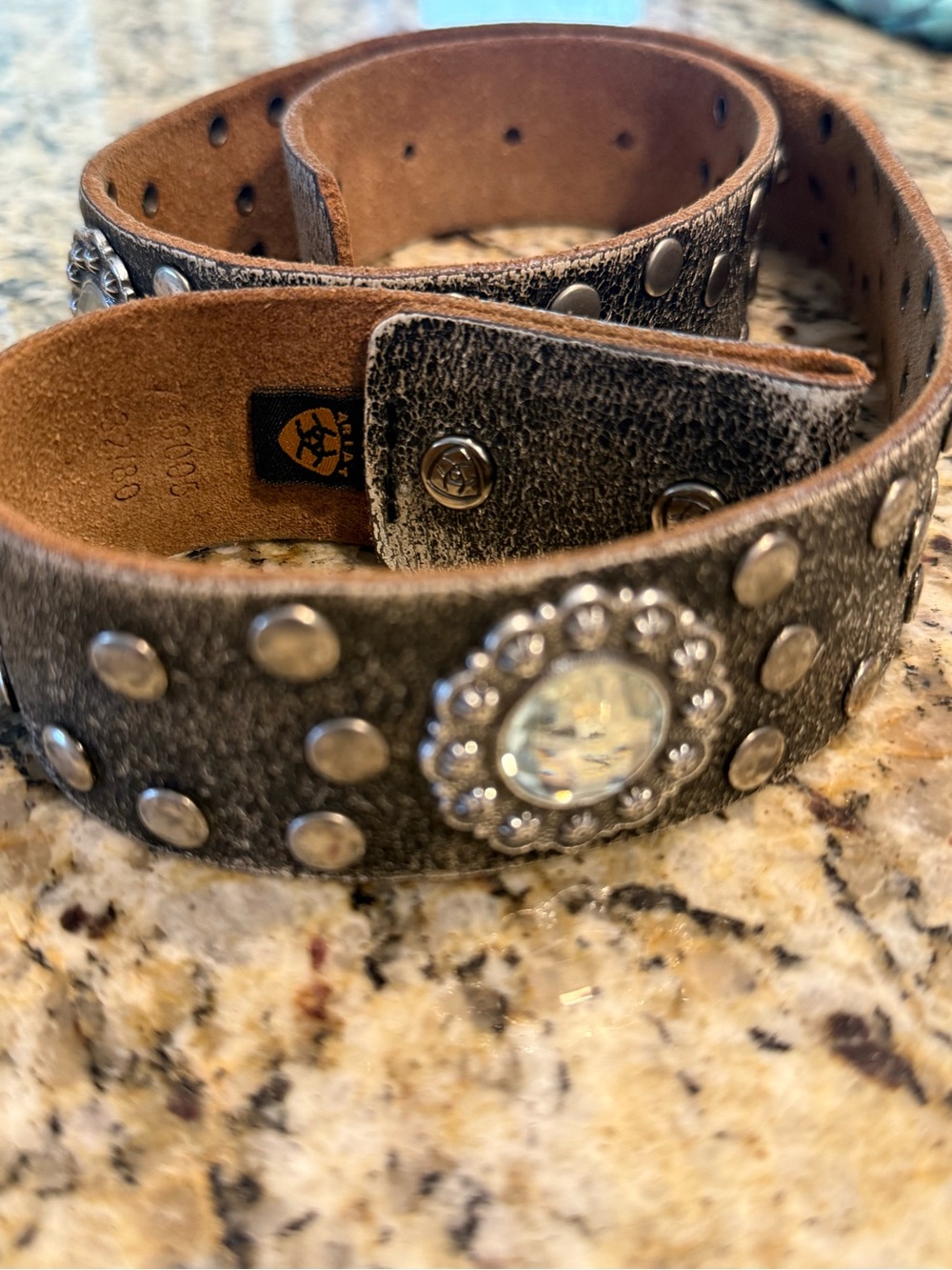 Ariat western brown leather belt silver tone embellished studs unisex 30”